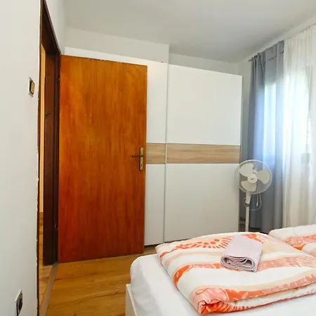 Apartment 606
