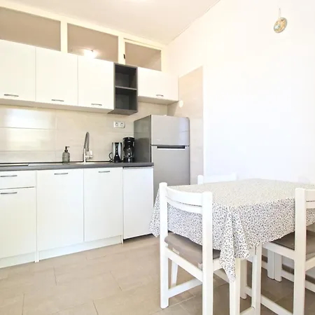 606 Apartment *